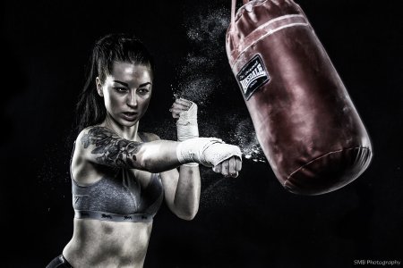 Девушка бокс
