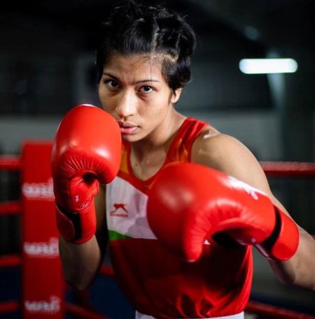 Женщина боксер
