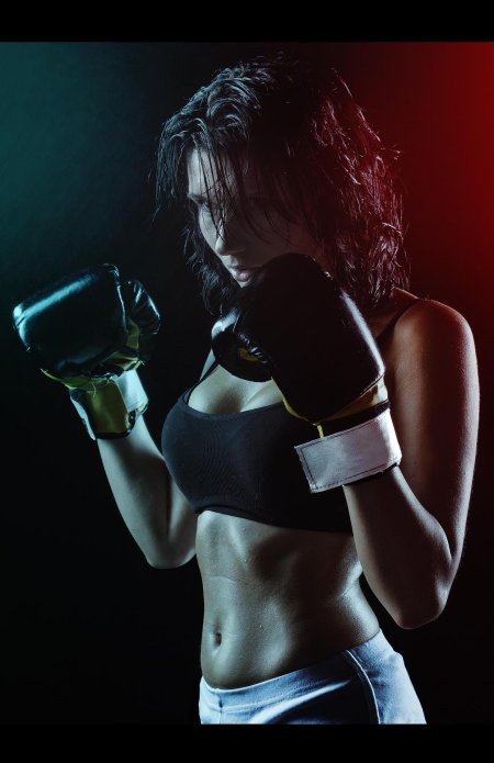 Девушка бокс