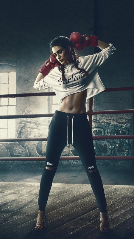 Девушка спортивная