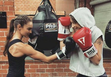 Бокс девушек