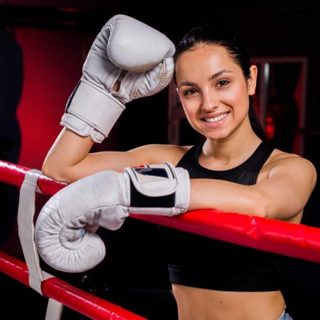 Боксер девушка