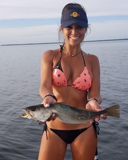 Телка с рыбой