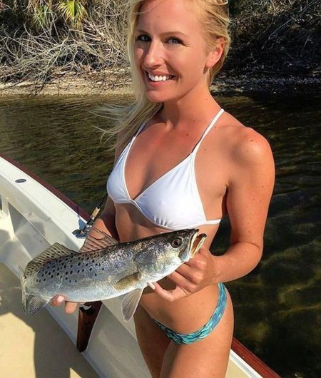 Рыбачки девушки