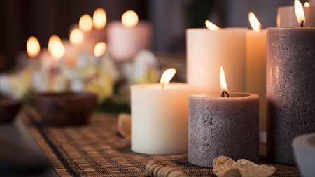 Свеча красивая