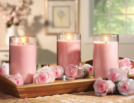 Розовая свеча