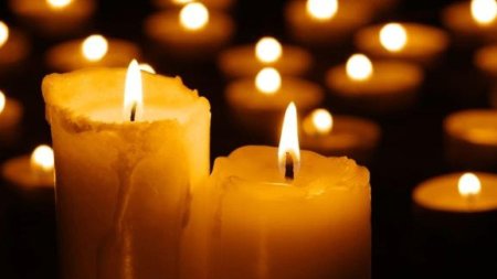 Свеча красивая