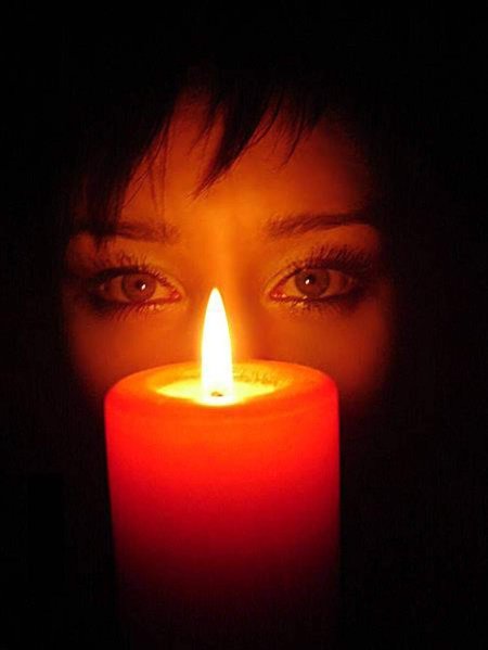Девушка со свечой