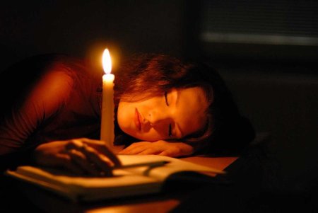 Девушка со свечой