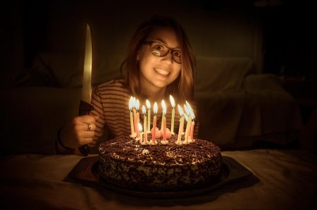 Женщины со свечами