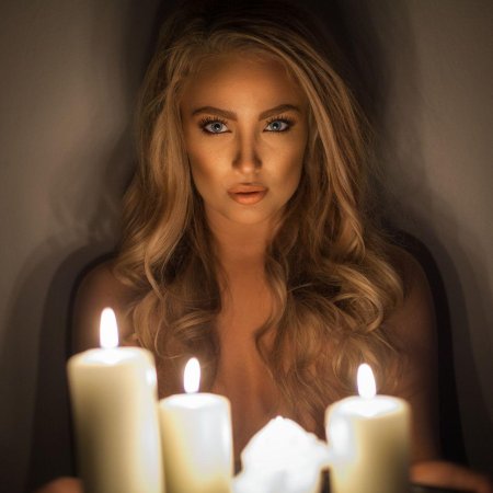 Белые свечи