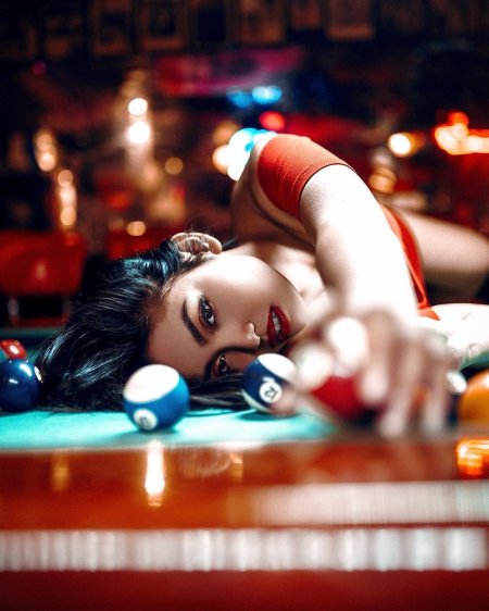 Бильярд девушка