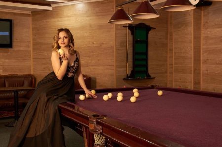 Игра в бильярд