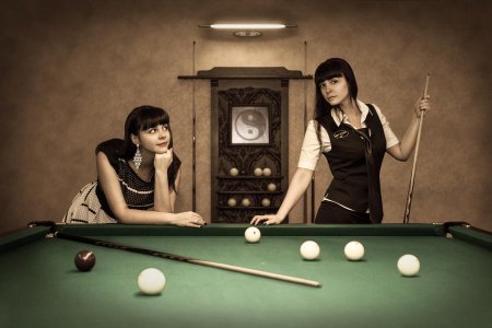 Игра в бильярд