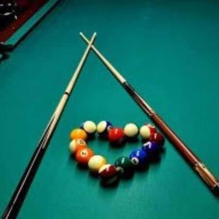 Игра в бильярд