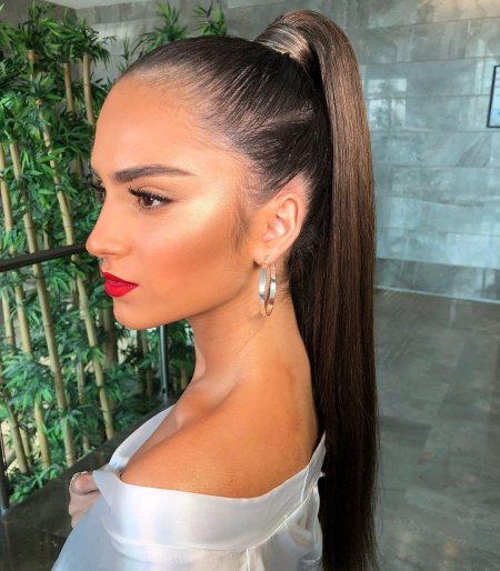 Прическа с высоким хвостом