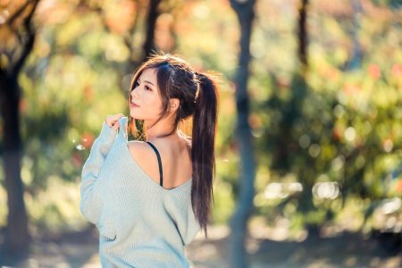 Красивая азиатская девушка