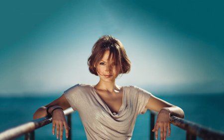 Красива девушка