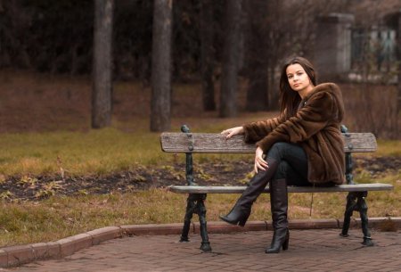 Фотосессия на скамейке