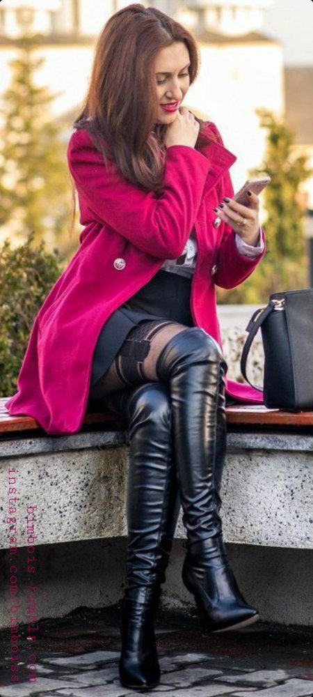 Красивые девушки в ботфортах