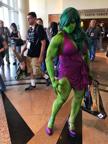 Дженнифер уолтерс женщина халк косплей