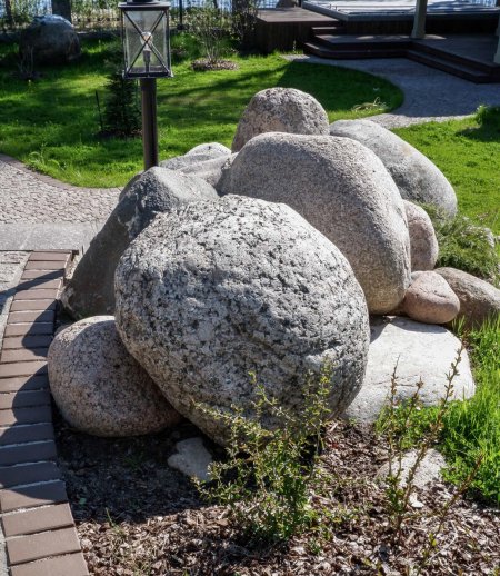 Камень валун