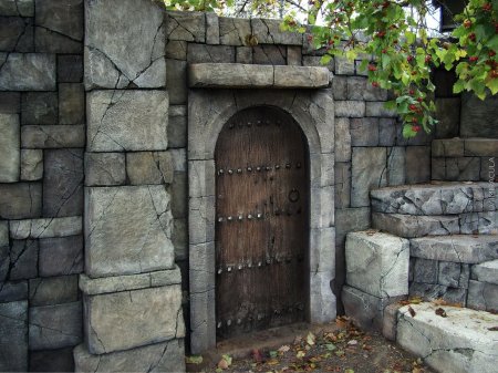 Ворота из камня