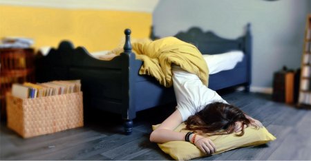 Вставать с кровати