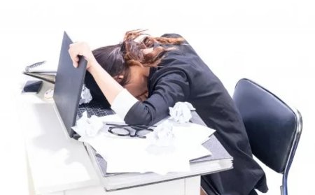 Уставший сотрудник