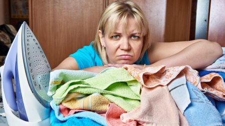 Уставшая женщина