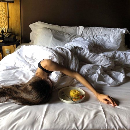 Красивая и уставшая