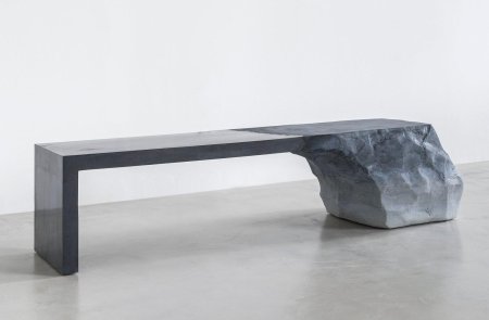 Каменный стол