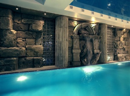 Отделка бассейна искусственным камнем