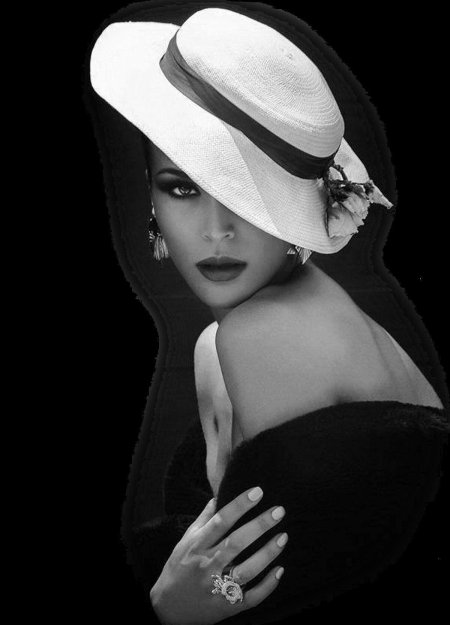 Девушка в шляпе