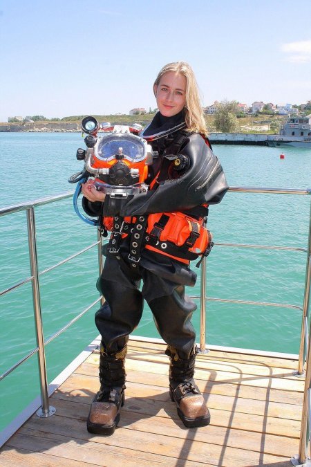 Девушка водолаз