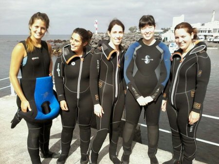 Девушка в гидрокостюме