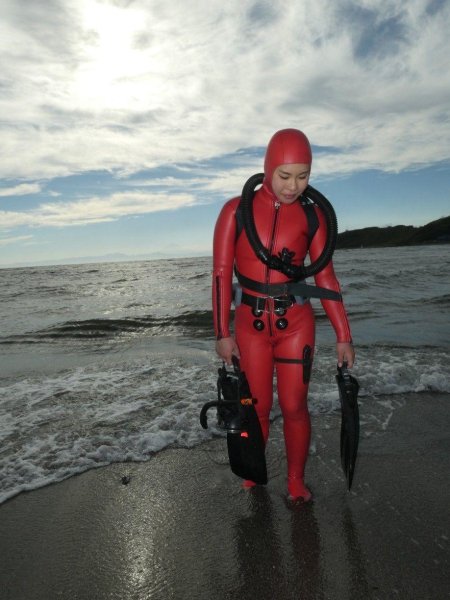 Подводный костюм