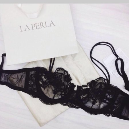 Девушки в черном кружевном белье