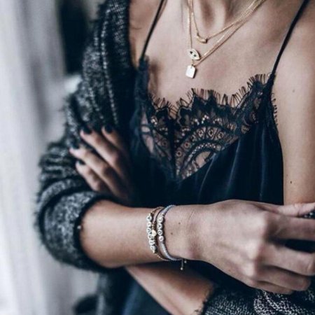 Майка в бельевом стиле