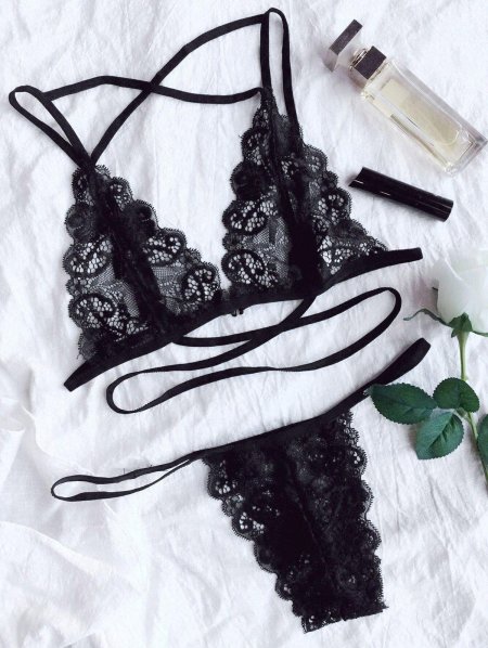 Кружевное нижнее белье женское комплект