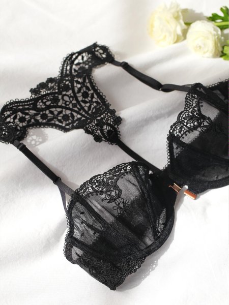 Красивое кружевное белье