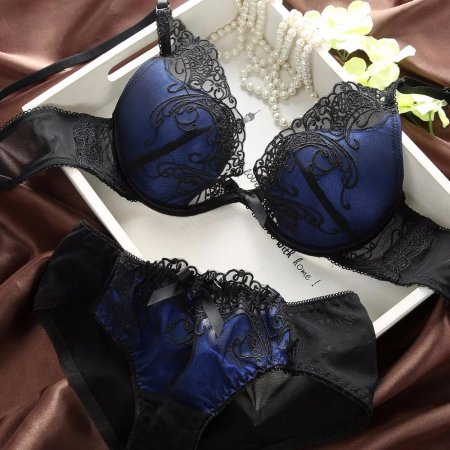 Красивое женское белье комплект