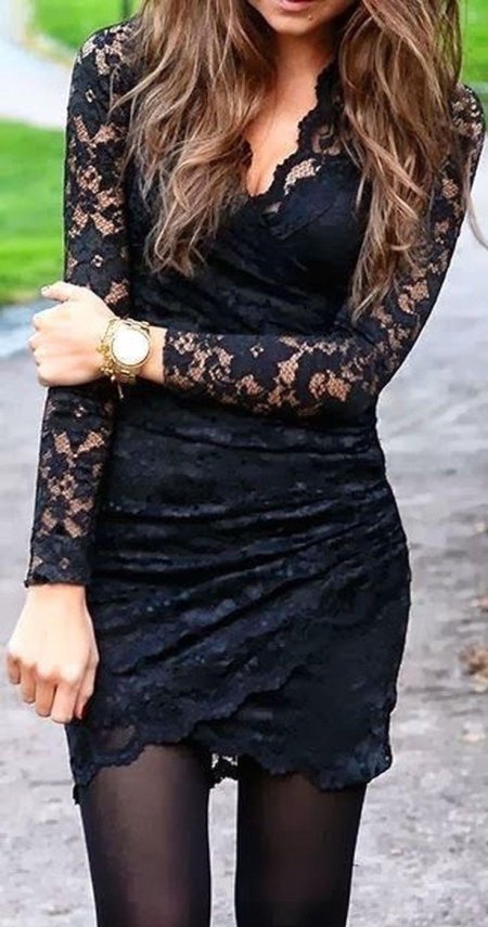 Черное кружевное платье