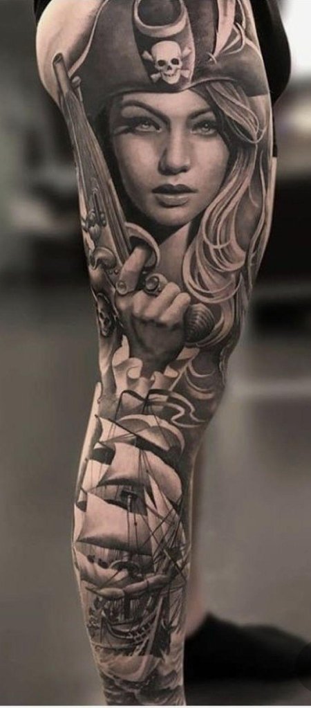 Тату девушка пират