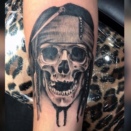 Тату череп