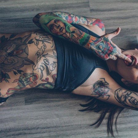 Девушки с татуировками