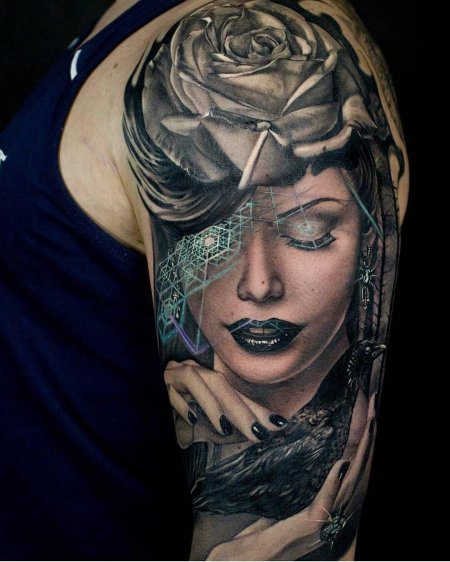Тату лицо девушки