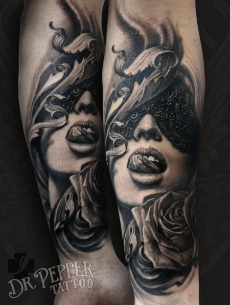 Тату в стиле реализм для девушек