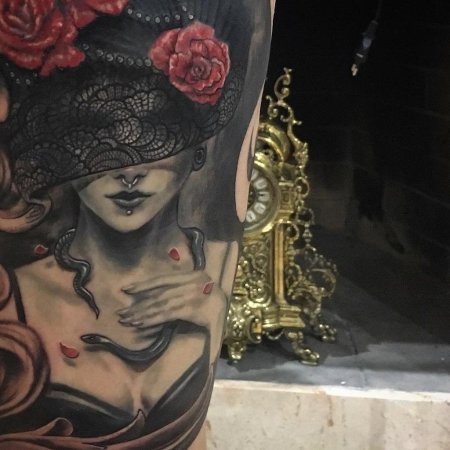 Тату девушек