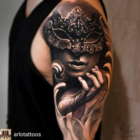 Тату девушка в маске